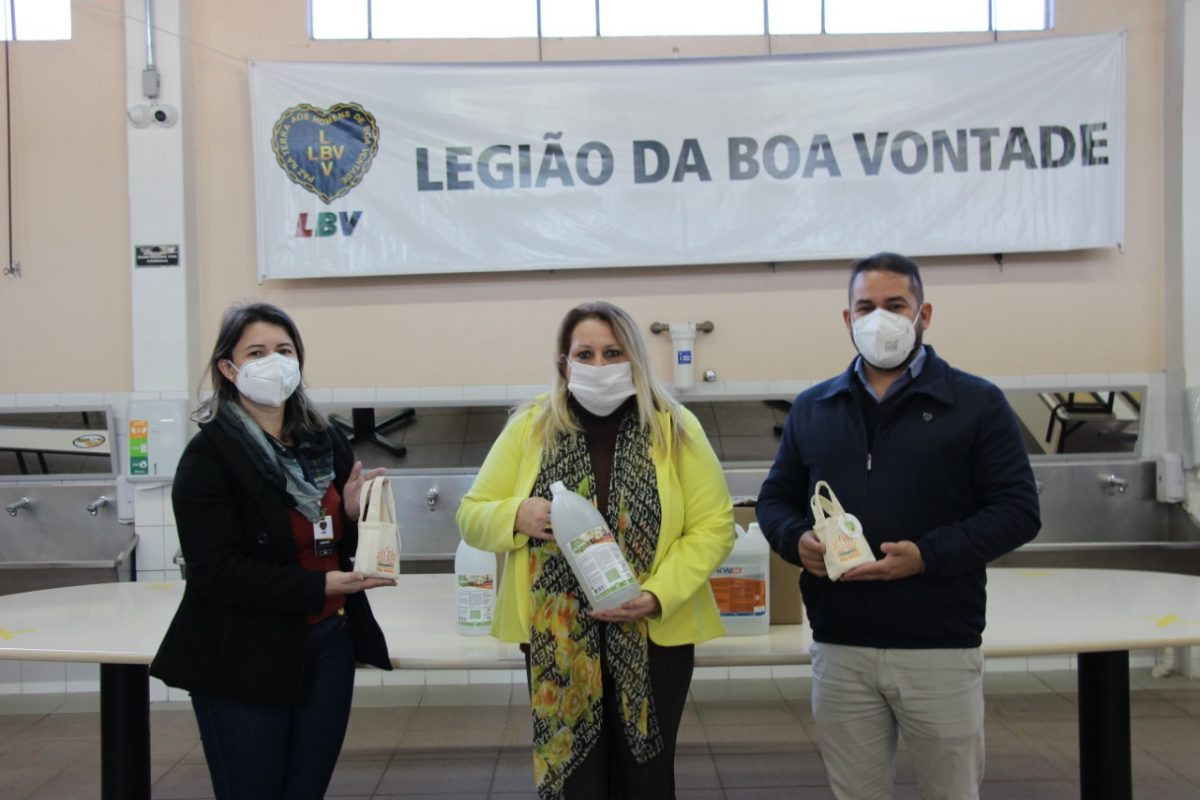 Alberquimica doa KW100 a Legião da Boa Vontade